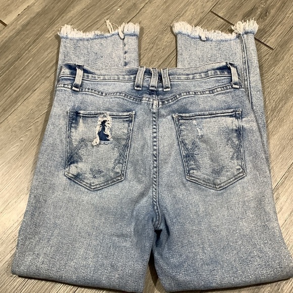 McGuire “Valletta Straight” Light Wash Fringed Hem Straight Crop Jeans size 27 - Picture 3 of 13